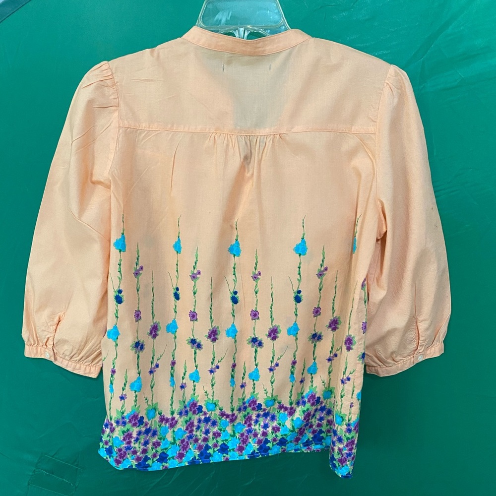 Peach top. 24 inches top to bottom 20 in bust